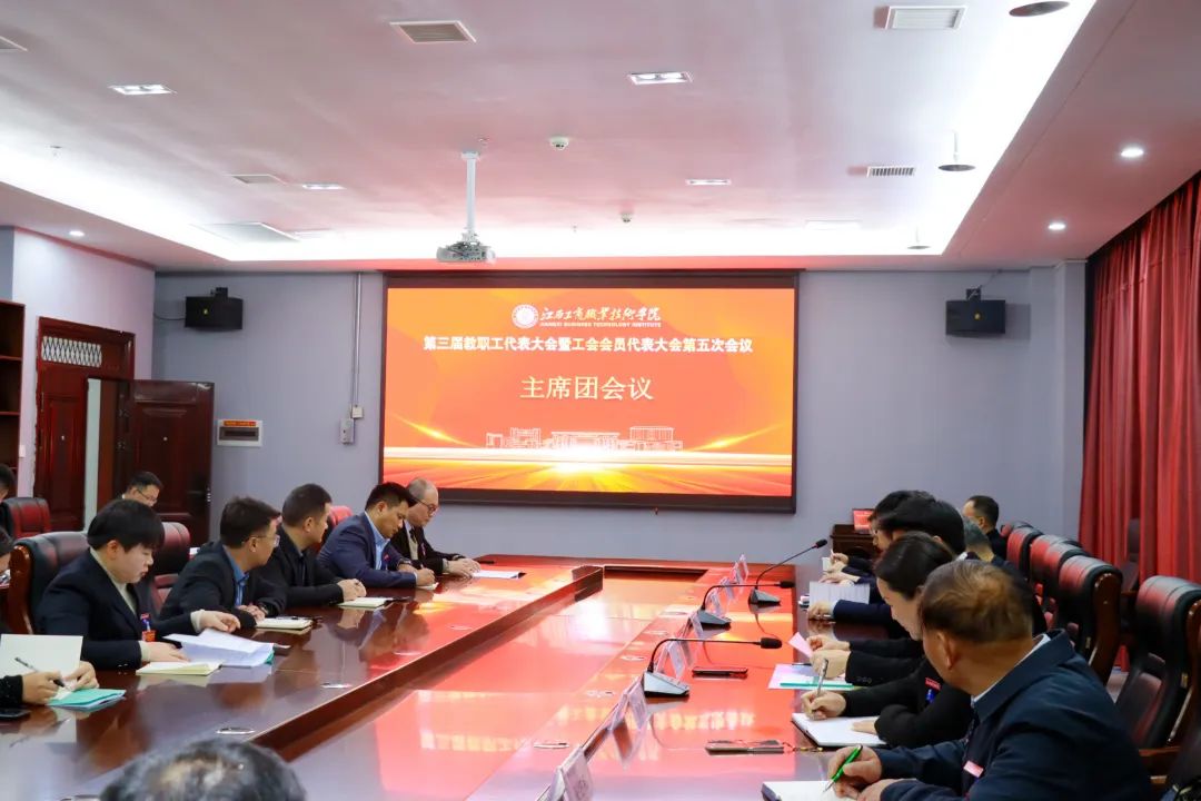 正在上传...